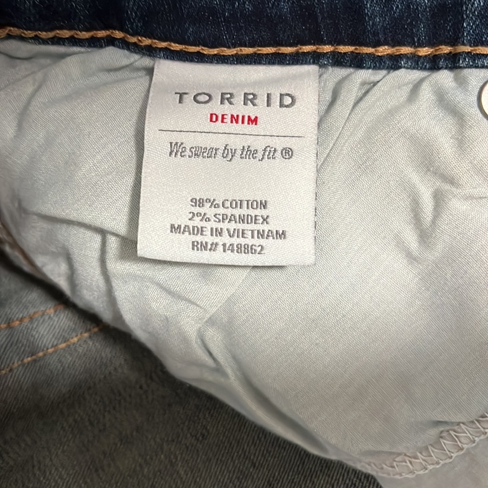 New Torrid Distressed Skinny Jeans Plus Size 18 Stretch - Picture 3 of 10
